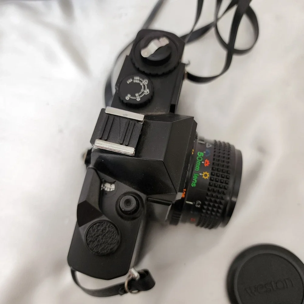 ☘️ Weston WX-7 35mm Film Camera with 50mm f/6.3 Lens and Carrying Case Black